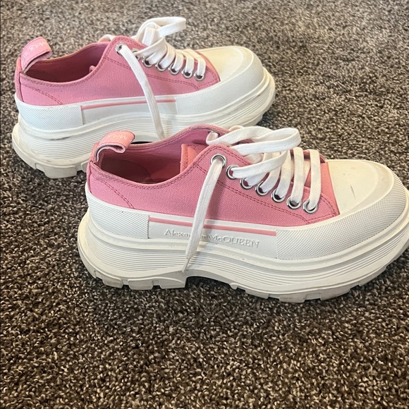 Alexander McQueen Pink and White platform Sneakers - Picture 2 of 5